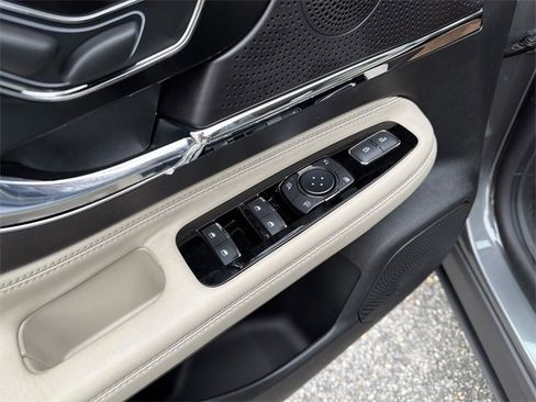 New 2026 Lincoln Corsair Premiere image 13