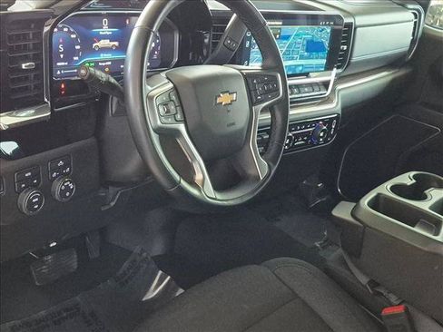 Used 2025 Chevrolet Silverado 1500 LT AWD/4WD image 9
