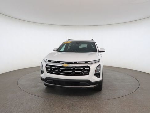 Used 2025 Chevrolet Equinox LT w/ Convenience Package II FWD image 32