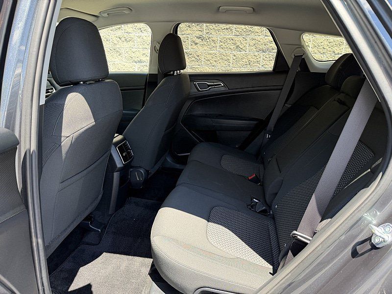 Used 2023 Kia Sportage LX AWD/4WD image 26