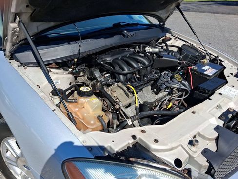 Used 2005 Ford Taurus SEL FWD image 35