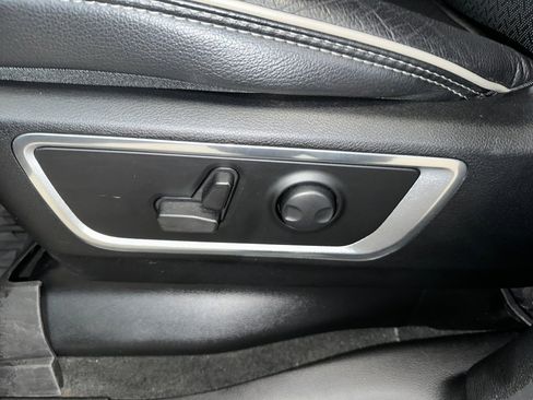 Used 2023 RAM 1500 Laramie AWD/4WD image 6