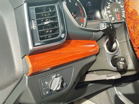 Used 2021 Audi Q5 2.0T Premium w/ Convenience Package image 11