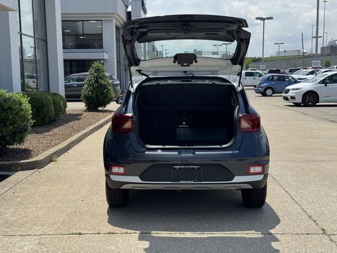 New 2025 Hyundai Venue Limited image 10