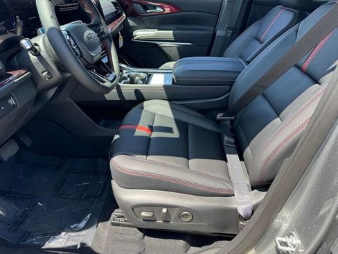 New 2026 Chevrolet Traverse RS w/ LPO, Floor Liner Package FWD image 15