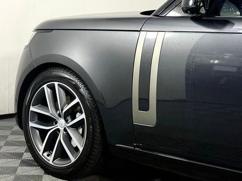 New 2025 Land Rover Range Rover Long Wheelbase SE image 16