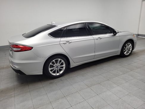 Used 2019 Ford Fusion SE FWD image 10