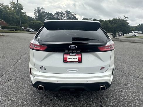 Used 2022 Ford Edge ST w/ Equipment Group 401A image 4
