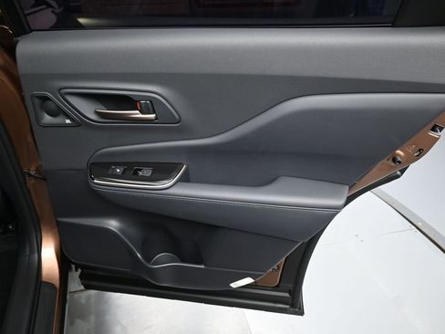 Certified 2025 Toyota Crown Signia image 39