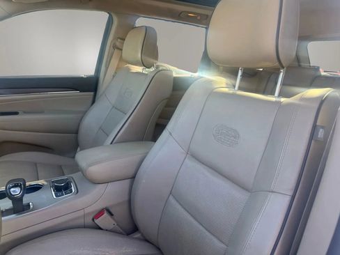 Used 2014 Jeep Grand Cherokee Overland w/ Advanced Technology Group AWD/4WD image 15