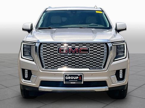 Used 2021 GMC Yukon XL Denali w/ Denali Premium Package RWD image 4