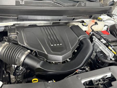 Used 2024 GMC Acadia Elevation FWD image 32