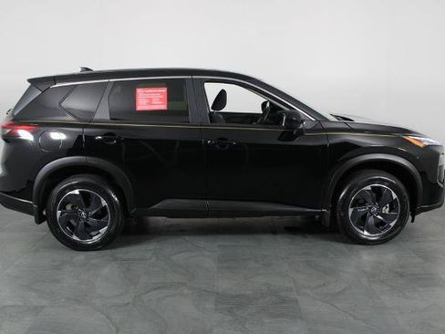 Certified 2024 Nissan Rogue SV FWD image 12