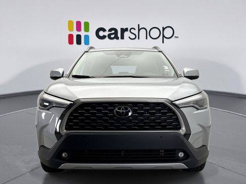 Used 2023 Toyota Corolla Cross XLE image 8