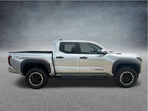Used 2026 Toyota Tacoma TRD Off-Road w/ TRD Off Road Upgrade Package AWD/4WD image 13