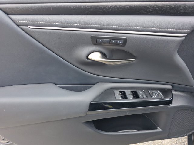Used 2025 Lexus ES 350 w/ Premium Package FWD image 24