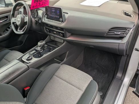 Used 2023 Nissan Rogue SV image 25