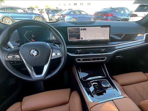 Used 2025 BMW X5 sDrive40i w/ Premium Package image 18