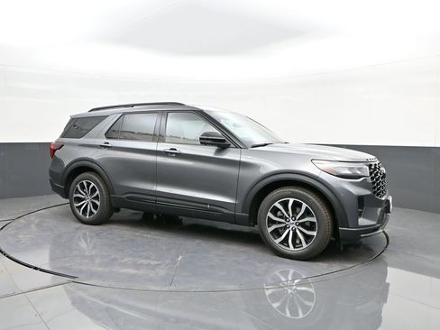 New 2025 Ford Explorer ST-Line image 17