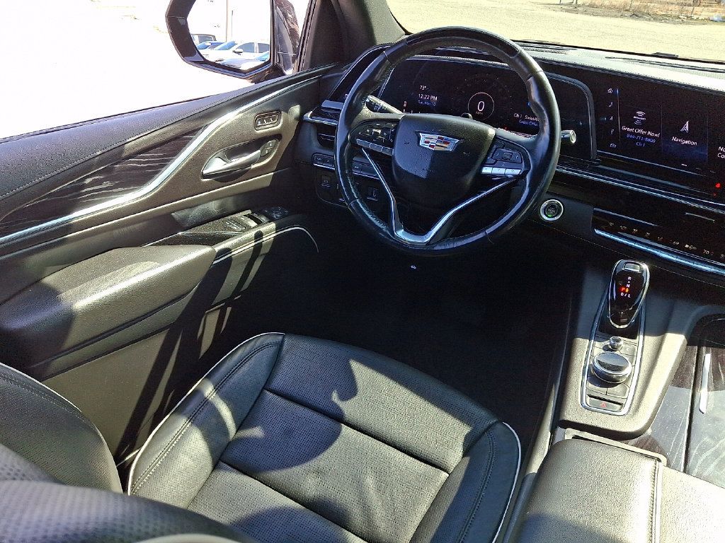 Used 2023 Cadillac Escalade ESV Sport AWD/4WD image 15