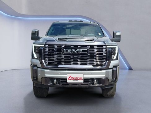 Used 2024 GMC Sierra 2500 Denali Ultimate AWD/4WD image 8