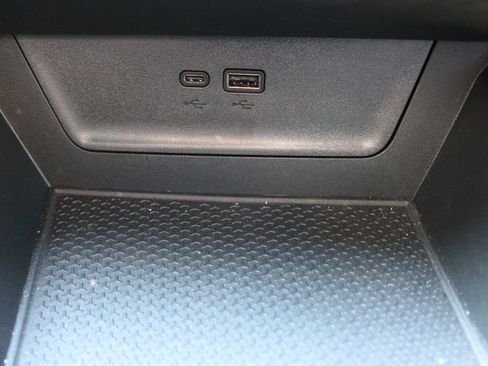 Used 2025 Chevrolet Equinox ACTIV w/ Safety and Technology Package image 28