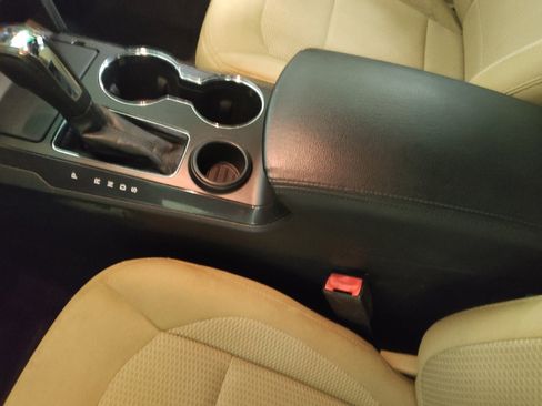 Used 2017 Ford Explorer XLT image 26