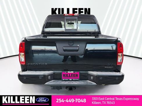 Used 2020 Nissan Frontier SV w/ Midnight Edition Floor Mats image 7