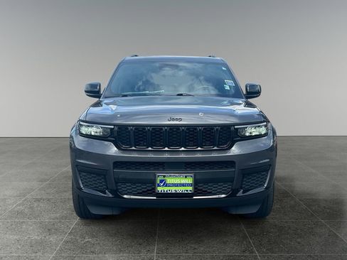 Used 2022 Jeep Grand Cherokee L Altitude image 2