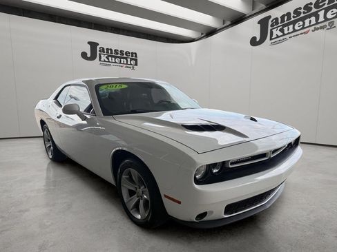 Used 2018 Dodge Challenger SXT RWD image 5