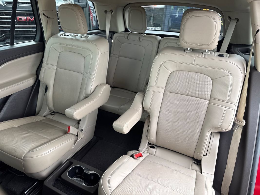 Used 2021 Lincoln Aviator Reserve w/ Equipment Group 201A AWD/4WD image 16