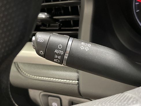 Used 2023 GMC Acadia SLE w/ Driver Convenience Package image 20