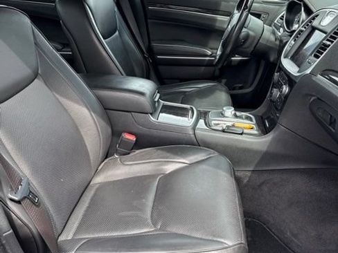 Used 2018 Chrysler 300 Limited AWD/4WD image 6
