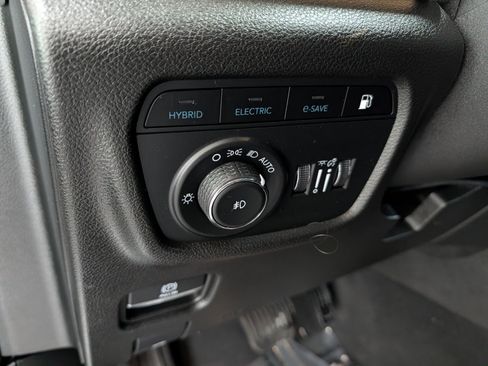 Used 2022 Jeep Grand Cherokee Trailhawk w/ Advanced Protech Group II image 18