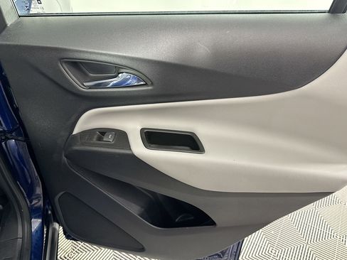 Used 2022 Chevrolet Equinox LS w/ LPO, Floor Liner Package FWD image 27