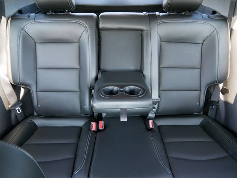 Used 2023 GMC Terrain SLT w/ Elevation Edition AWD/4WD image 11