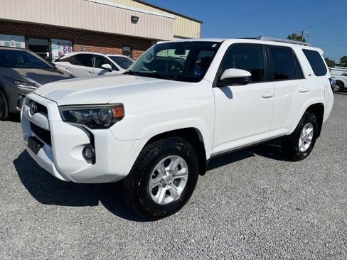 Used 2014 Toyota 4Runner SR5 w/ Convenience Package AWD/4WD image 2