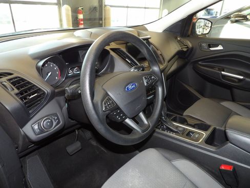 Used 2019 Ford Escape SE image 24