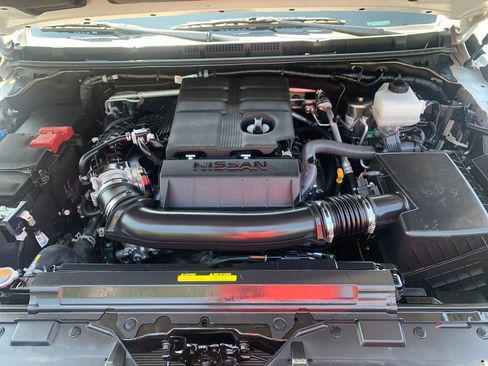 Used 2025 Nissan Frontier Pro-X RWD image 10
