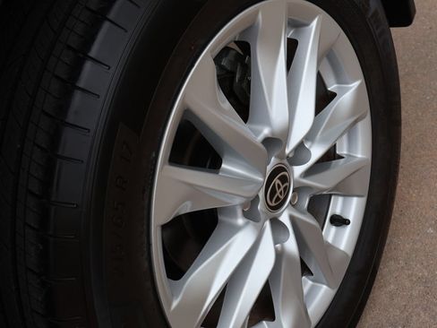 Used 2022 Toyota Corolla Cross LE FWD image 44