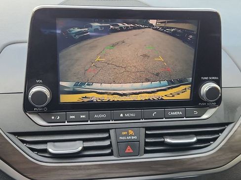 Used 2023 Nissan Altima 2.5 SV FWD image 14