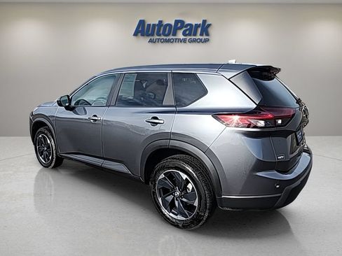 Used 2024 Nissan Rogue SV AWD/4WD image 6