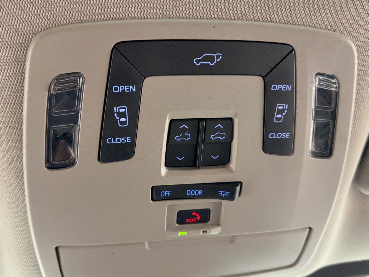 Used 2023 Toyota Sienna XLE w/ XLE Plus Package AWD/4WD image 34