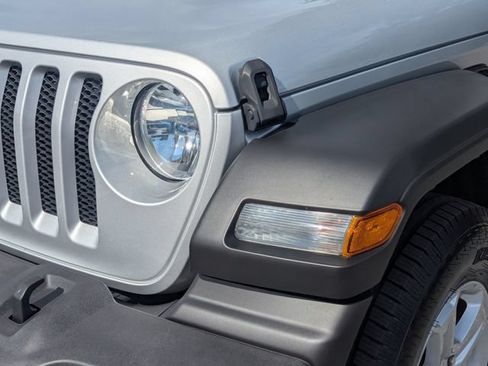 Used 2022 Jeep Wrangler Unlimited Sport AWD/4WD image 11