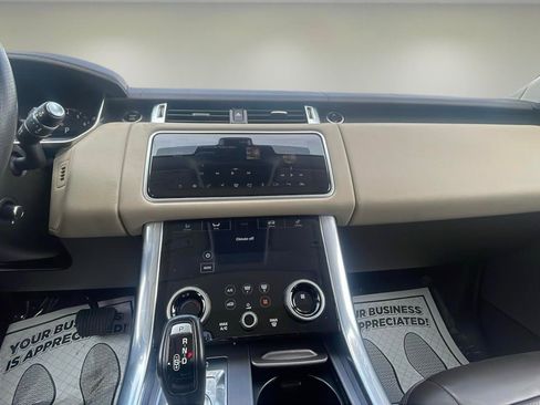 Used 2019 Land Rover Range Rover Sport HSE image 10