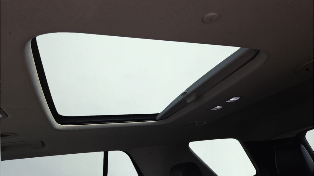 Used 2020 Chevrolet Traverse Premier AWD/4WD image 45