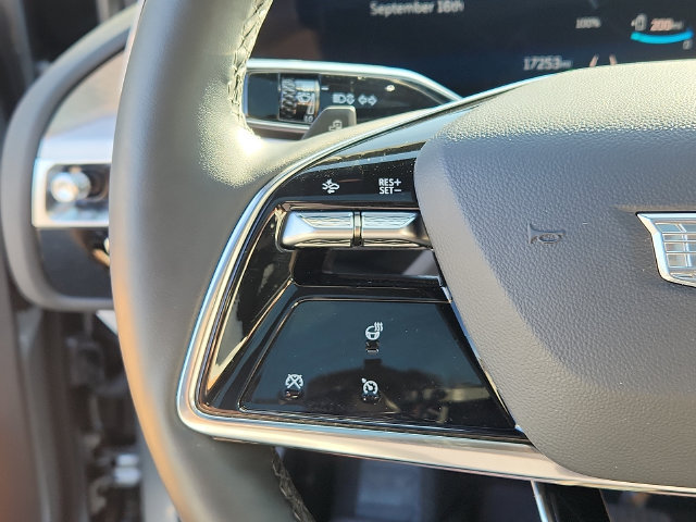 Used 2025 Cadillac Lyriq Luxury RWD image 22