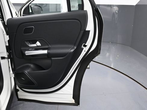 Used 2024 Mercedes-Benz GLA 250 4MATIC image 41