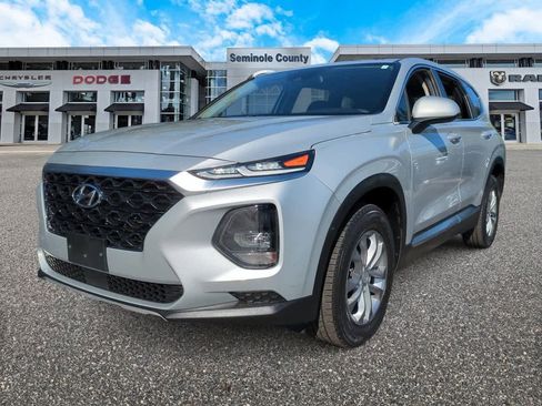 Used 2020 Hyundai Santa Fe SE image 4