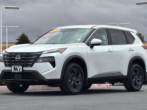 New 2026 Nissan Rogue SV FWD image 8